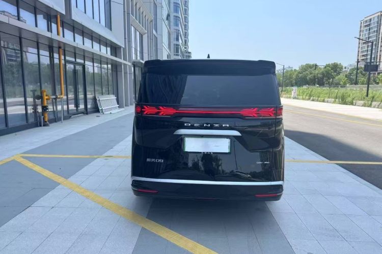 Used Denza D9 2022 DM-i 970 Four-Wheel Drive Flagship Model
