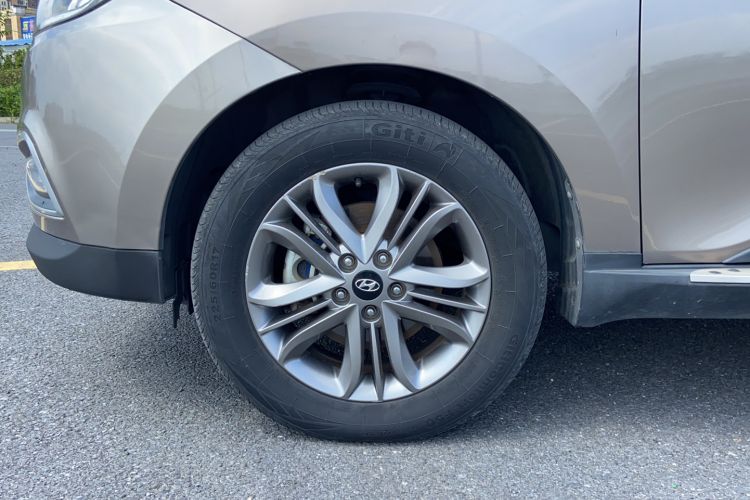 Used Hyundai ix35 2013 2.0L Automatic Two-Wheel Drive Smart GLS China IV Standard
