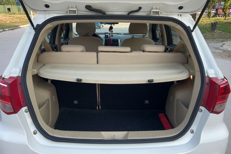 Used BAIC Senova D20 2015 Hatchback 1.5L Manual Leshang Version
