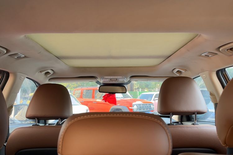 Used Geely Auto Emgrand X7 Sport 2016 1.8TD Automatic ZhiZun Version
