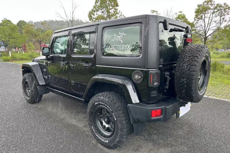 Used  Wrangler 2017 3.6L Rubicon Four-Door Comfort Edition
