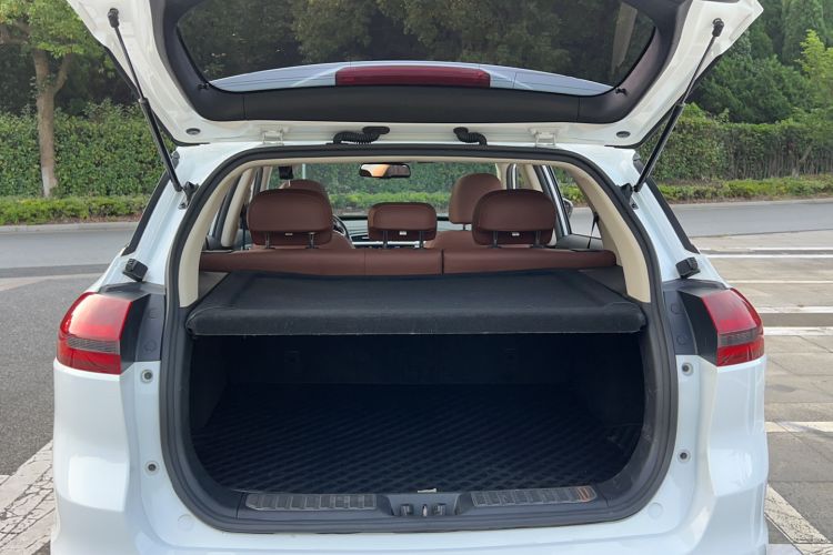 Used Geely Auto Emgrand X7 Sport 2018 1.8TD Automatic Two-Wheel Drive ZhiZun Model with 4G Connectivity
