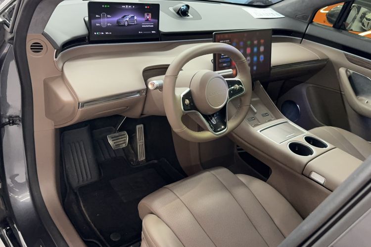 Used Hima Luxeed R7 2024 All-Electric 802 km Max
