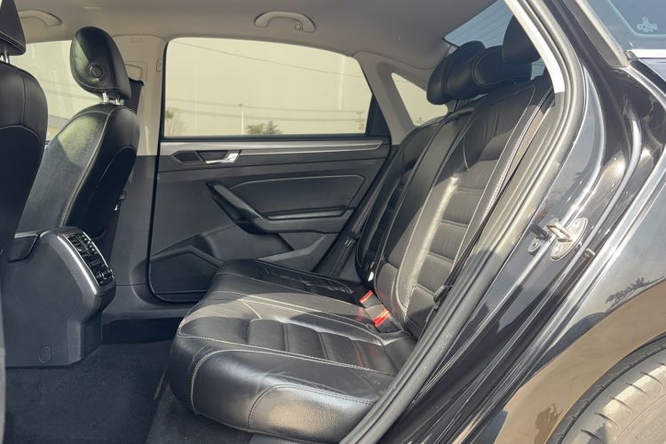 Used Volkswagen Passat 2017 330TSI DSG Luxury Edition
