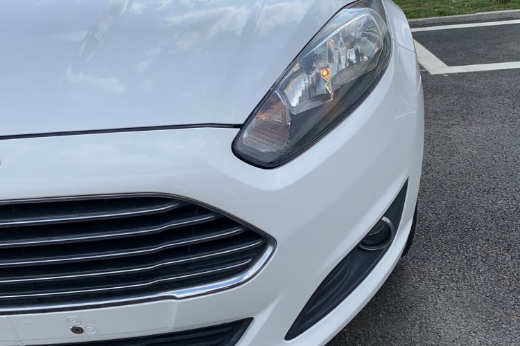 Used Ford Fiesta 2013 Sedan 1.5L Automatic Fashion Edition
