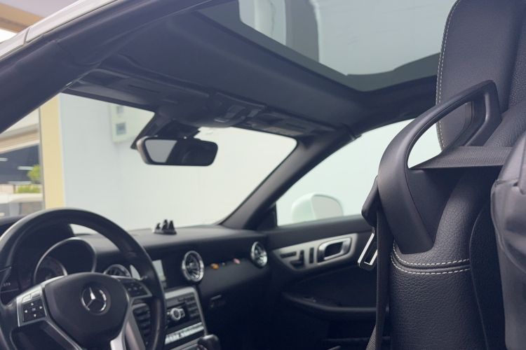 Used Mercedes-Benz SLK-Class 2011 SLK 200 Fashion Model
