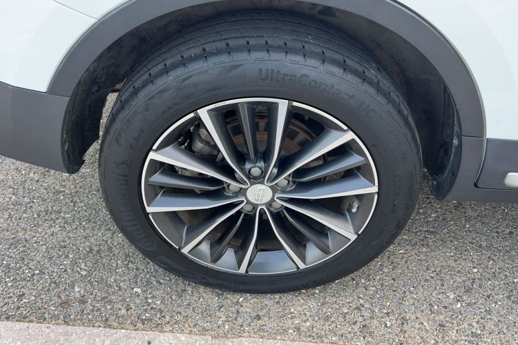 Used Geely Auto Emgrand X7 Sport 2018 1.8TD Automatic Two-Wheel Drive ZhiZun Model with 4G Connectivity
