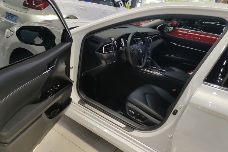 Used Toyota Camry 2019 Revised Version 2.0G Luxury Edition
