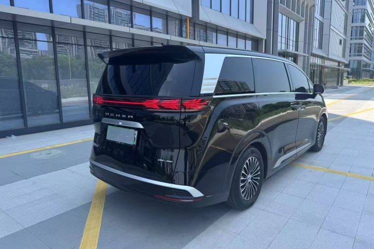 Used Denza D9 2022 DM-i 970 Four-Wheel Drive Flagship Model
