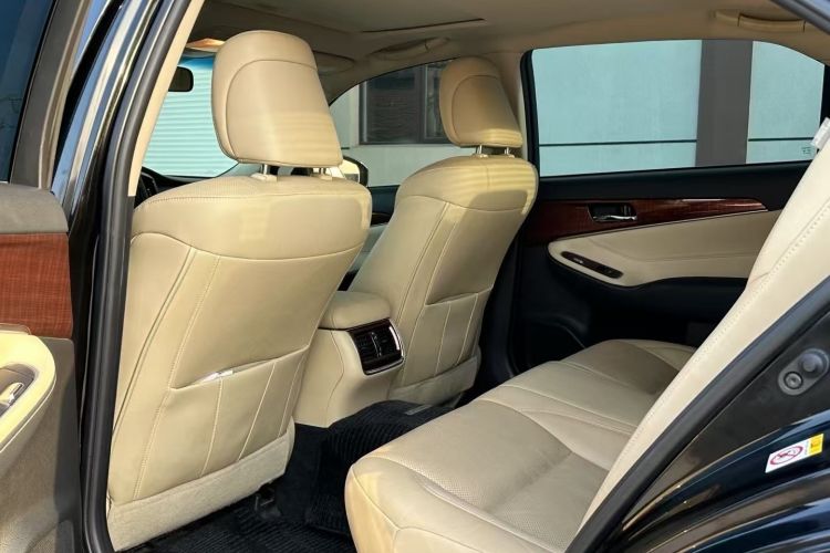 Used Toyota Crown 2015 2.0T Fashion Edition
