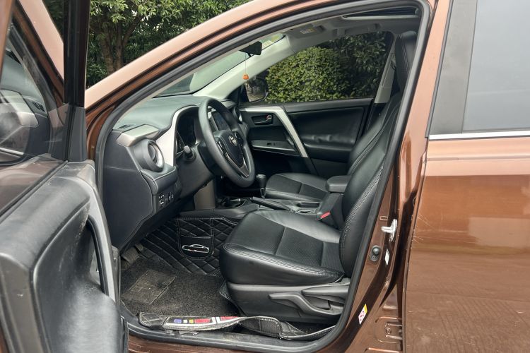 Used Toyota RAV4 2018 2.0L CVT Two-Wheel Drive Fashion X Edition
