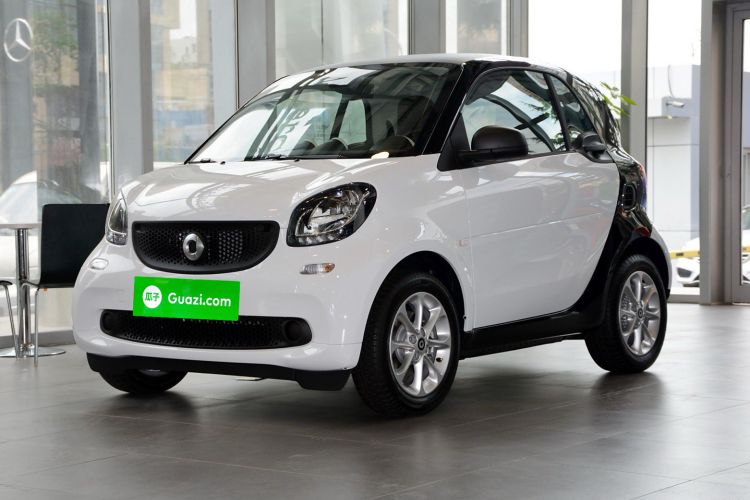 Used  fortwo 2015 1.0L 52 kW hardtop Dynamic version
