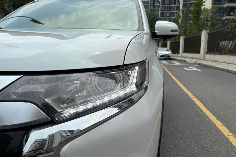 Used Mitsubishi Outlander 2019 2.0L Two-Wheel Drive Comfort Edition 5 Seats China V Standard
