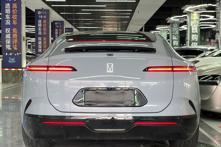 Used  12 2024 700 Three-Laser Rear-Wheel Drive Luxury Edition
