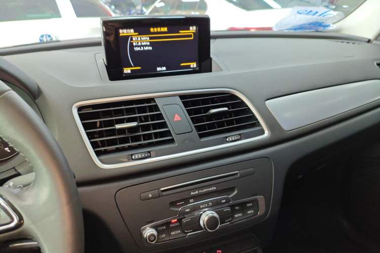 Used Audi Q3 2017 30 TFSI Fashion Model
