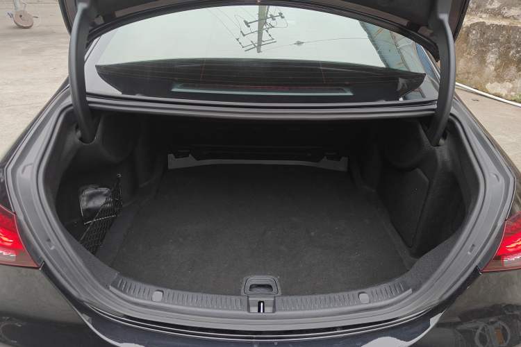 Used Mercedes-Benz E-Class 2021 E 300 L Sporty and Stylish Model