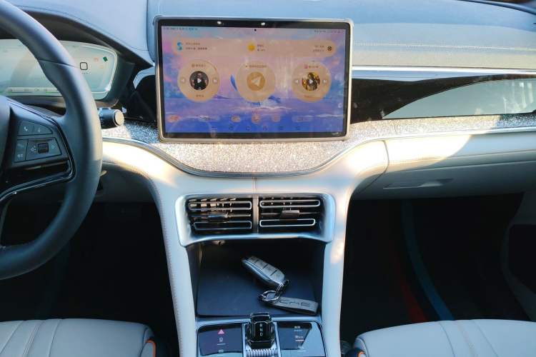 Used BYD Song PLUS New Energy 2024 HONOR Edition DM-i 110km Flagship Model
