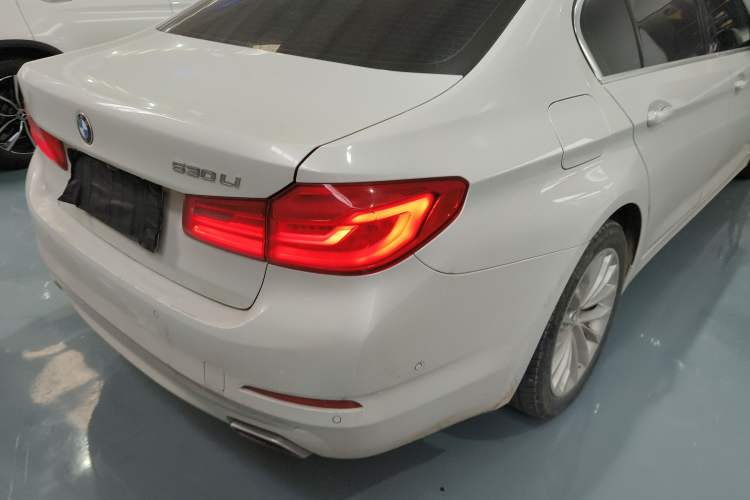 Used BMW 5 Series 2019 Facelifted 530Li Leading Edition Luxury Package
