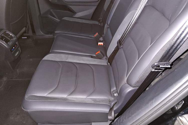 Used Volkswagen Tiguan L 2021 330TSI Automatic Two-Wheel Drive Smart Edition
