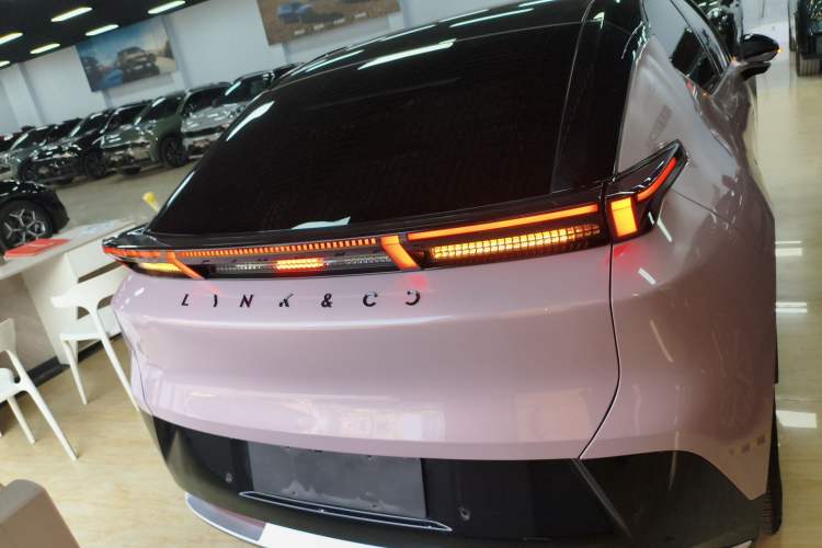 Used Lynk & Co Z20 2025 530 km Range Rear-Wheel Drive Max