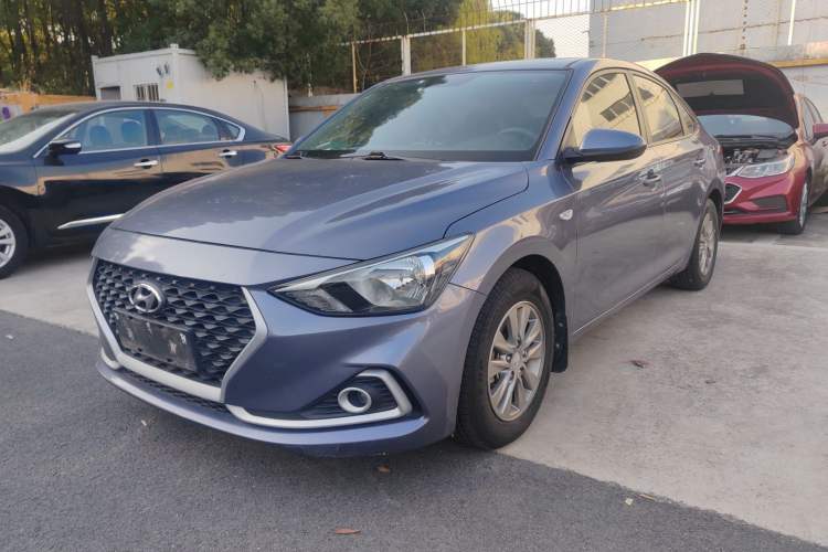 Used Hyundai Celesta 2017 1.6L Automatic Enjoyment Version GLS