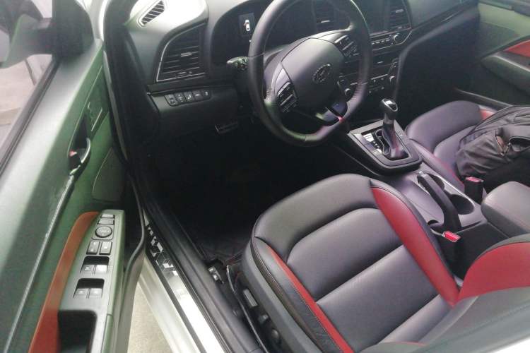 Used Hyundai Elantra 2016 1.4T Dual-Clutch Xuan Dong · Flagship Edition