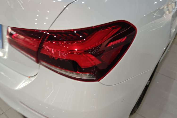 Used Mercedes-Benz A-Class 2022 Revised Version A 200 L Sport Sedan Fashionable Style
