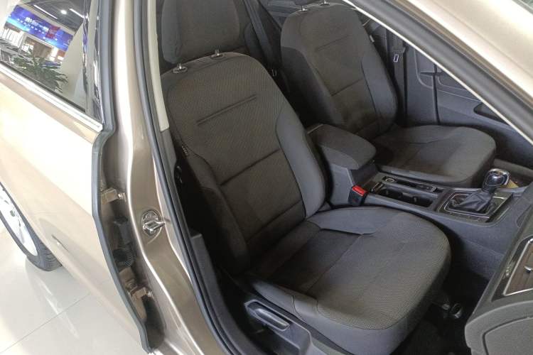 Used Volkswagen Golf 2016 1.6L Automatic Comfort Model
