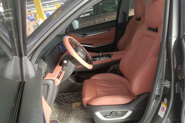 Used Changan CS75 PLUS 2024 3rd Generation Champion Edition 1.5T Intelligent Drive Dynamic Model
