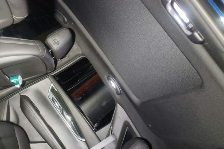 Used Cadillac XT5 2021 28T Luxury Model
