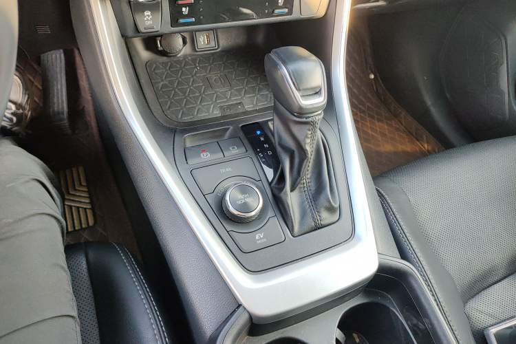 Used Toyota Wildlander 2023 Dual-Motor 2.5L E-CVT Four-Wheel Drive Prestige Edition