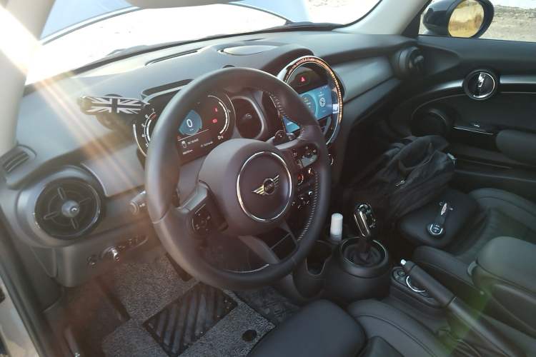 Used  MINI 2022 Updated 2.0T COOPER S Artist
