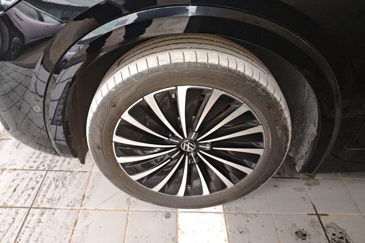 Used Volkswagen Viloran 2023 Revised 380TSI Prestige Edition
