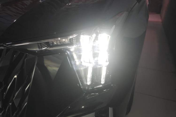 Used GAC Trumpchi ES9 2024 PHEV with 143 km Max