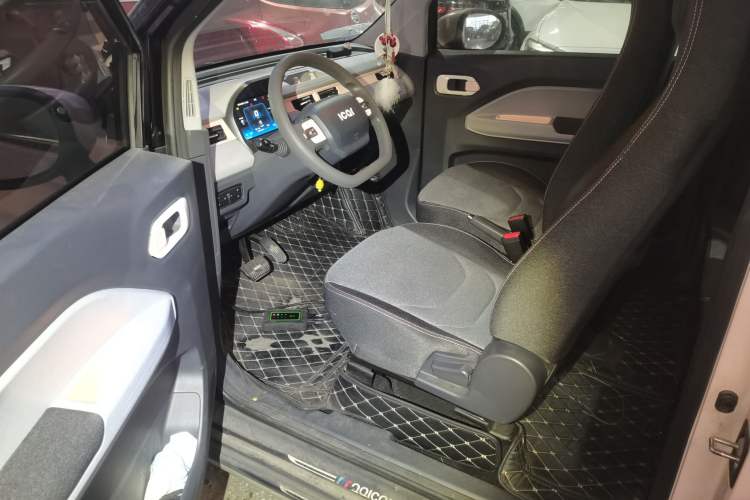 Used Chery QQ Ice Cream 2022 170km Sundae Phosphate Lithium-Ion