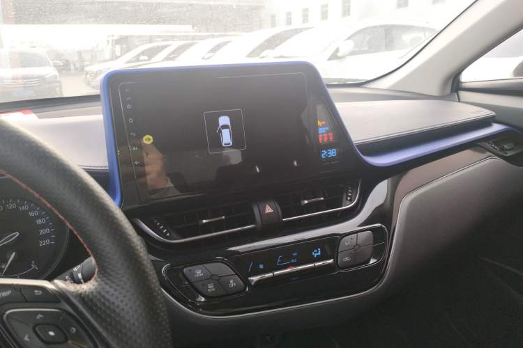 Used Toyota C-HR 2018 2.0L Leading with Sunroof China VI Standard
