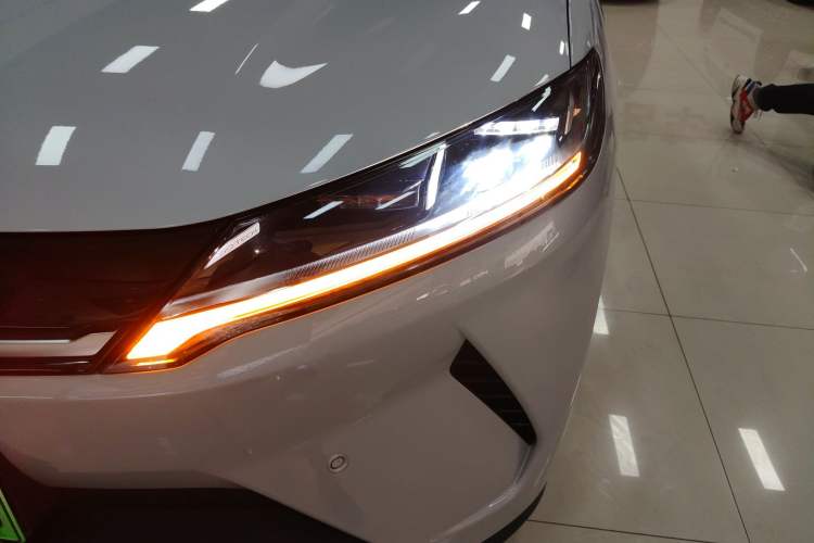 Used BYD Yuan UP 2025 Intelligent Driving Version 401 km Leading Edition