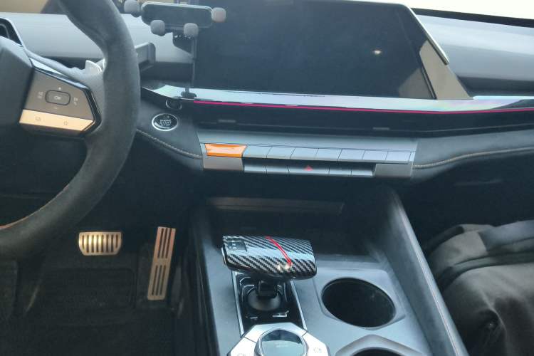 Used Changan UNI-V 2025 1.5T 500Bar Prestige Sporty Version
