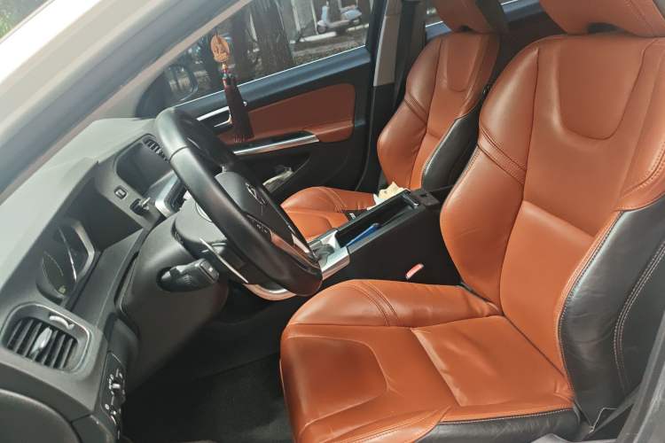 Used Volvo V60 2014 Restyled T5 Zhiya Edition