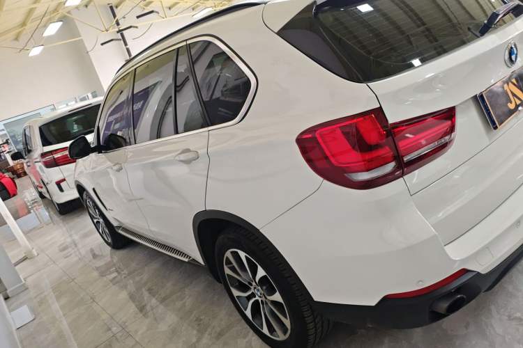 Used BMW X5 2015 xDrive28i
