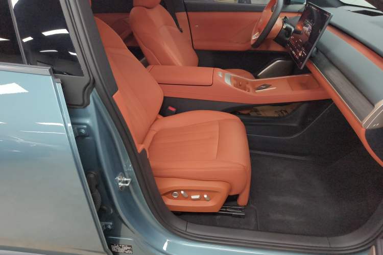 Used ONVO L60 2024 60 kWh All-Wheel Drive
