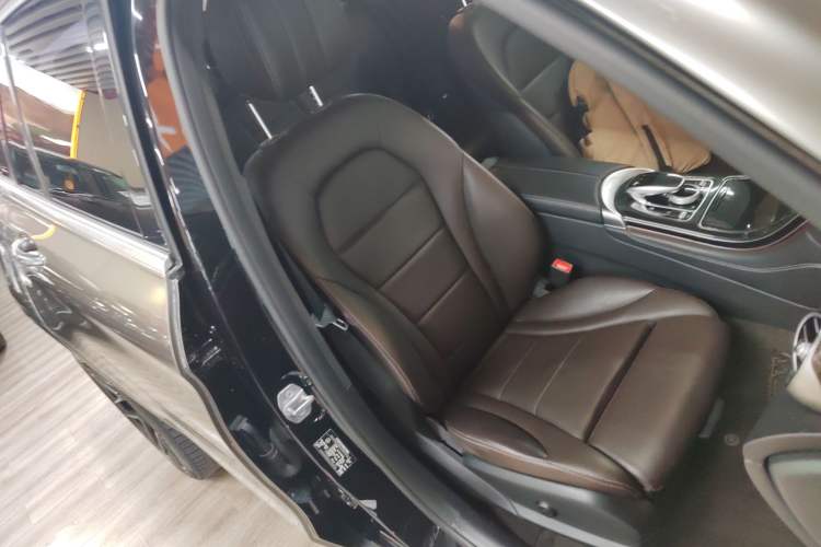 Used Mercedes-Benz GLC 2016 GLC 260 4MATIC Luxury Model
