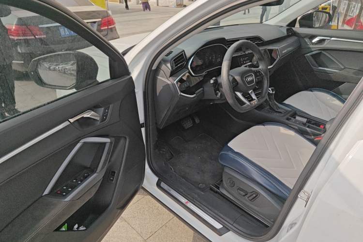 Used Audi Q3 2022 40 TFSI Fashion Dynamic Model