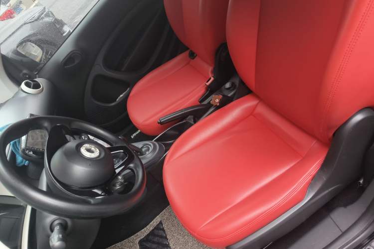 Used smart fortwo 2015 1.0L 52 kW hardtop Dynamic version