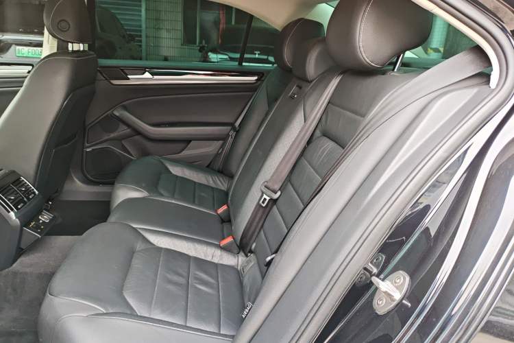 Used Volkswagen Phideon 2019 380TSI Two-Wheel Drive Business Edition China VI Standard