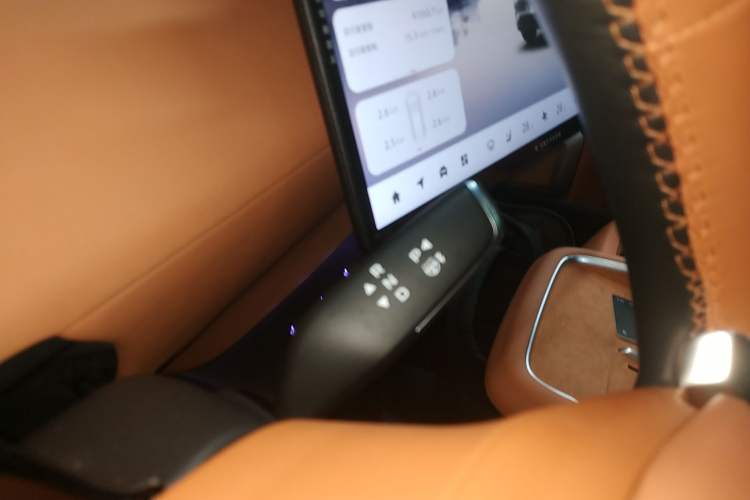 Used  E07 2025 All-Electric 4x4 with 90 kWh Max Intelligent Driving Version