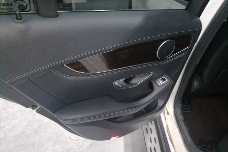 Used Mercedes-Benz GLC 2018 Facelift GLC 260 4MATIC Luxury Edition
