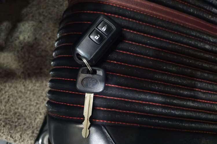 Used Toyota YARiS L 2015 1.5E Automatic Charm Edition
