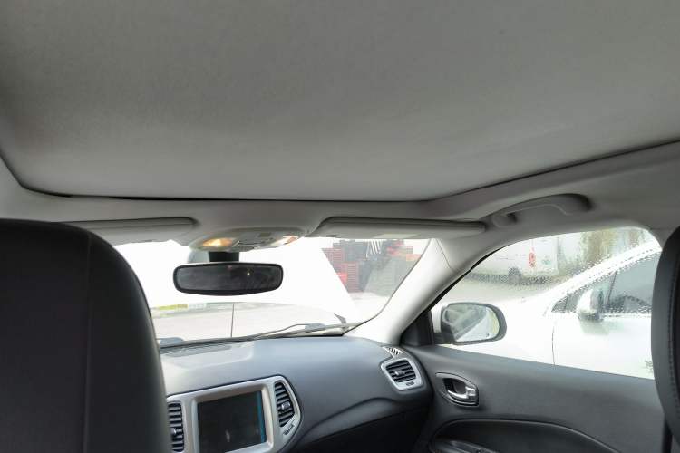 Used  Compass 2017 200T Automatic Family Edition
