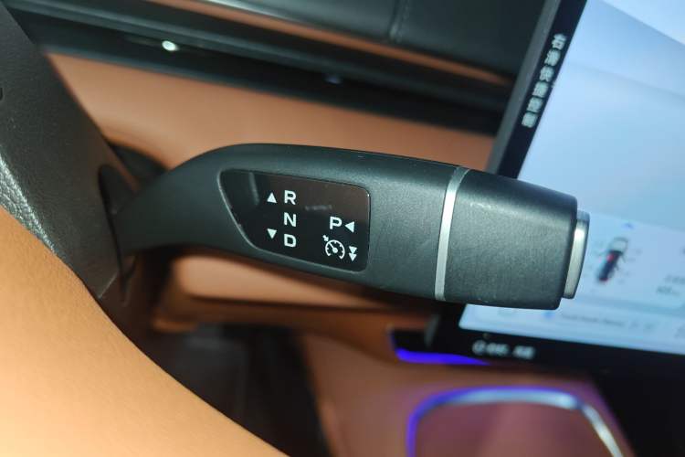 Used  S07 2023 200Max Range-Extended Version
